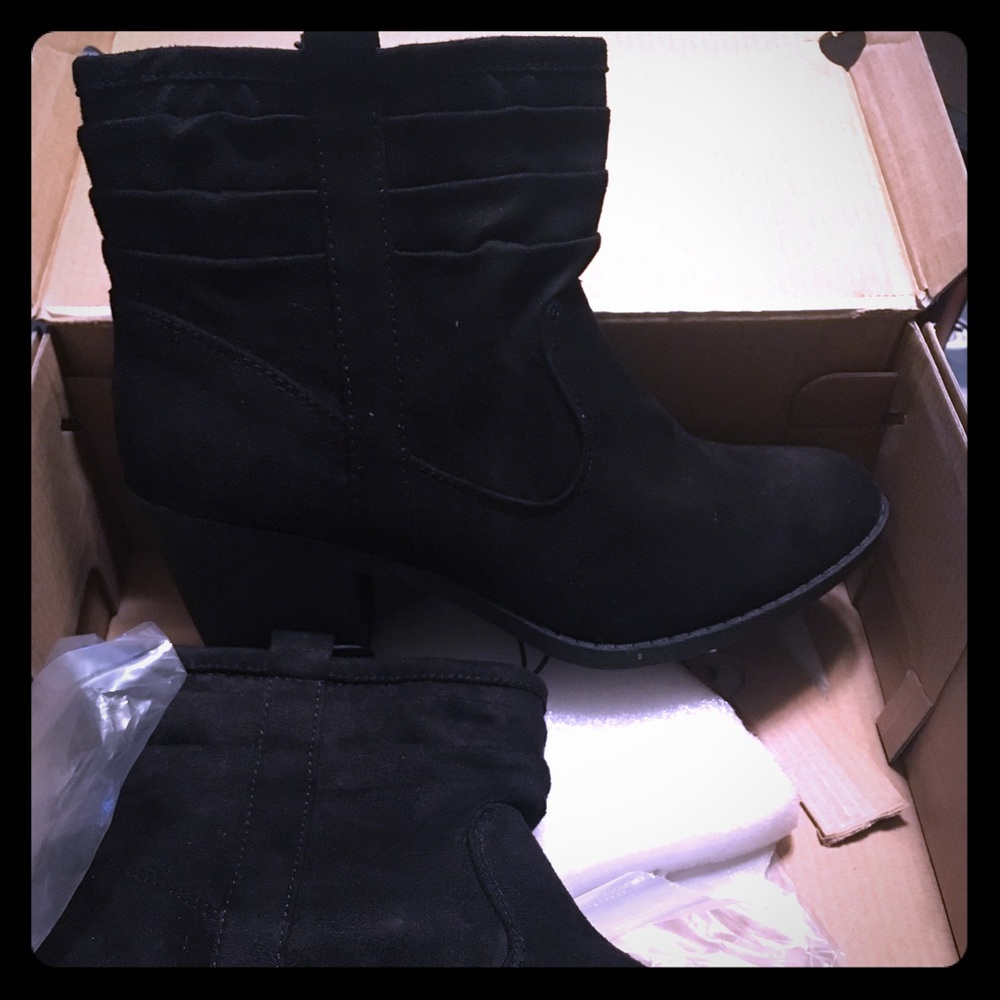 AZ GARBER BOOTIES
